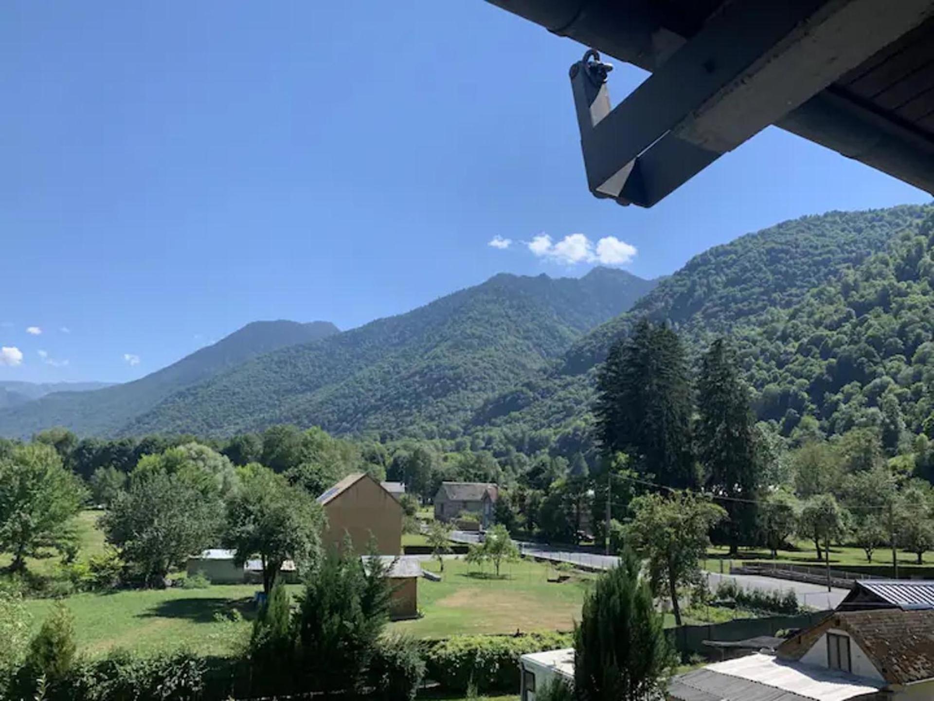 Mountain View 2 Bedroom Apartment Saint Beat Lez Esterno foto