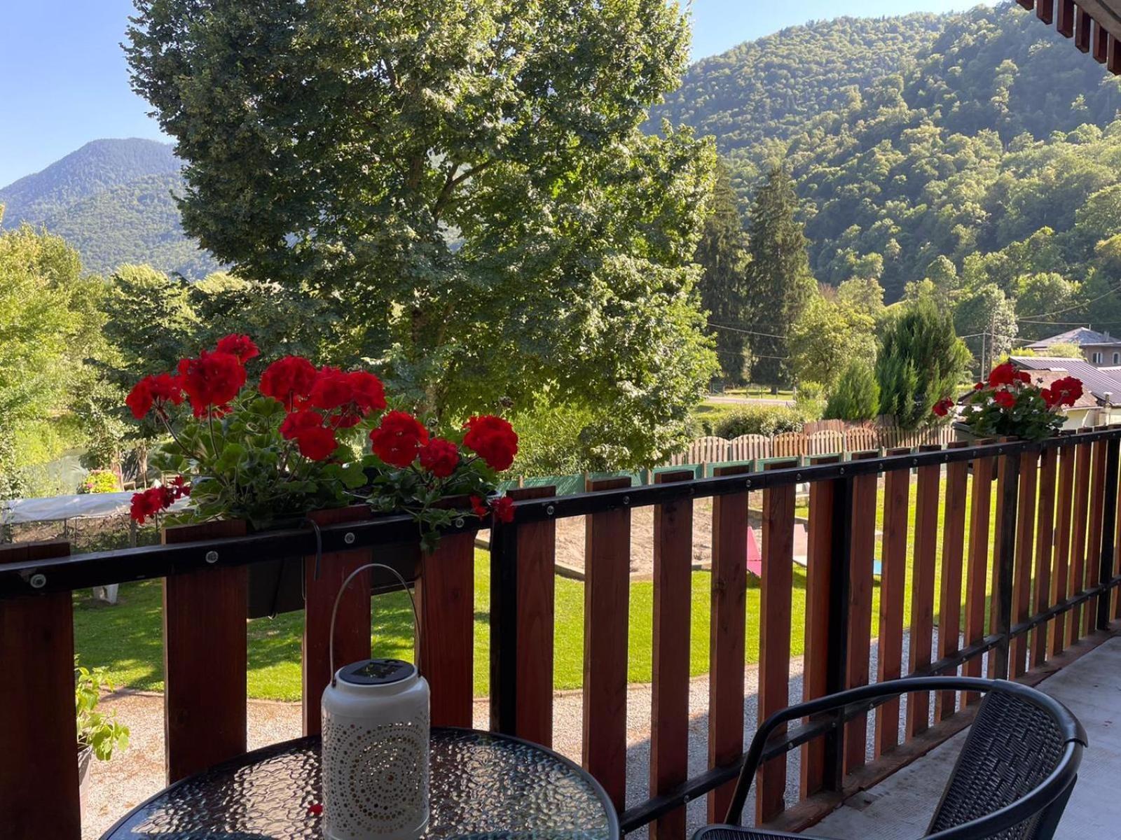 Mountain View 2 Bedroom Apartment Saint Beat Lez Esterno foto