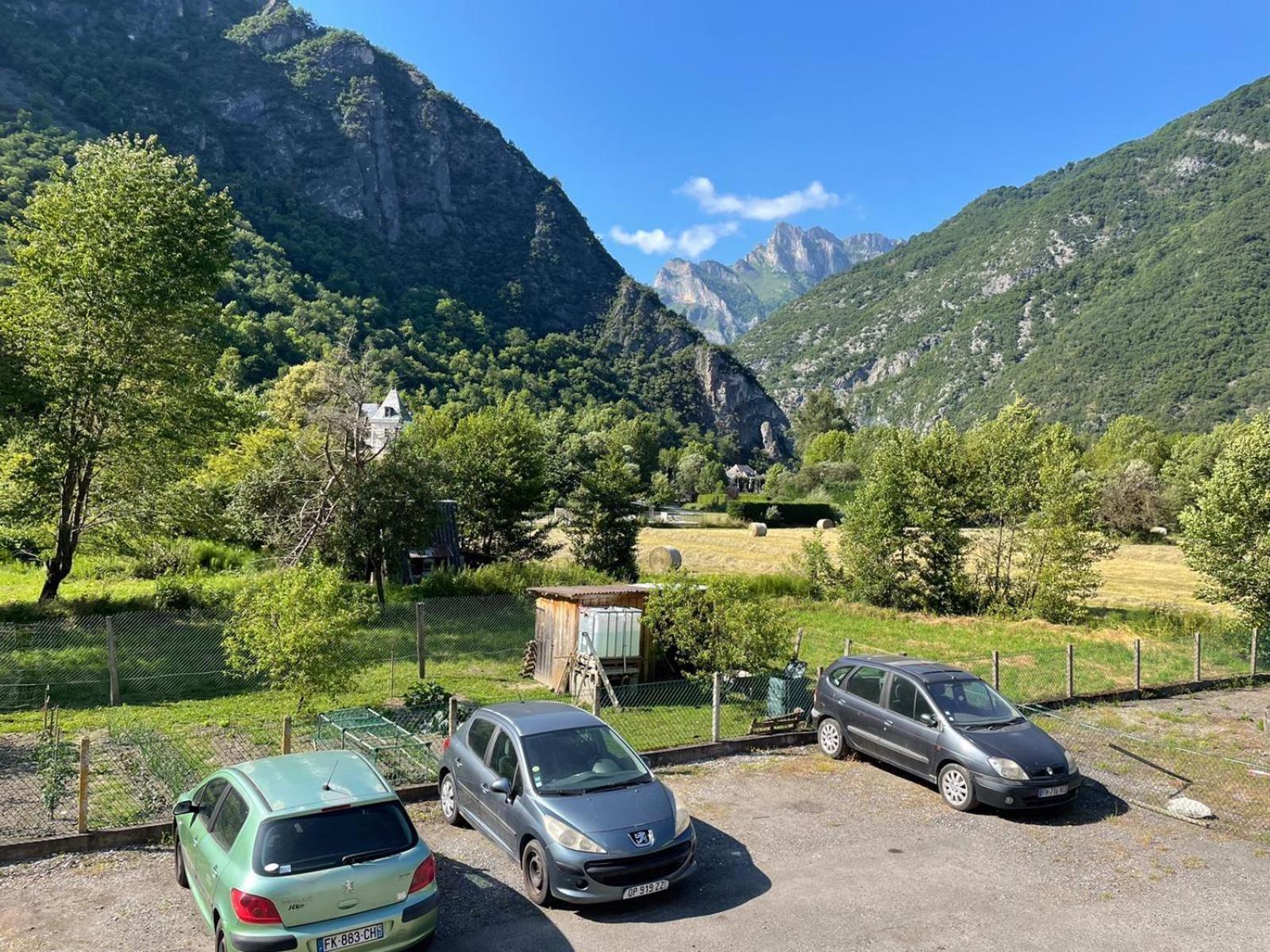 Mountain View 2 Bedroom Apartment Saint Beat Lez Esterno foto